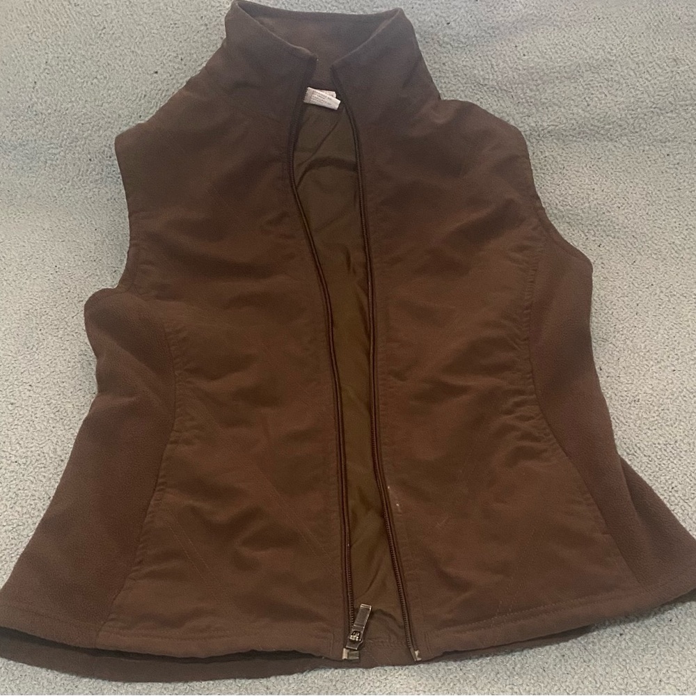 Columbia vest(bundle 3 for $8)